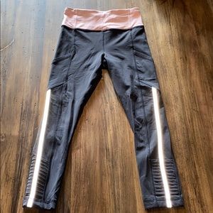 Lululemon 3/4 Capri yoga leggings